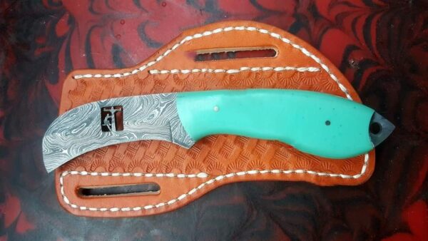 Hawkbill knife