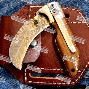 folding knife with clip