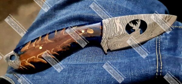 Damascus steel skinner knife